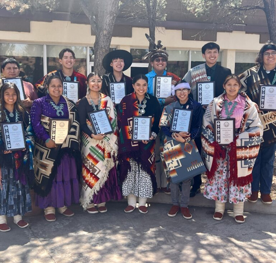 DODE, Navajo leaders recognize Seal of Bilingual Proficiency students